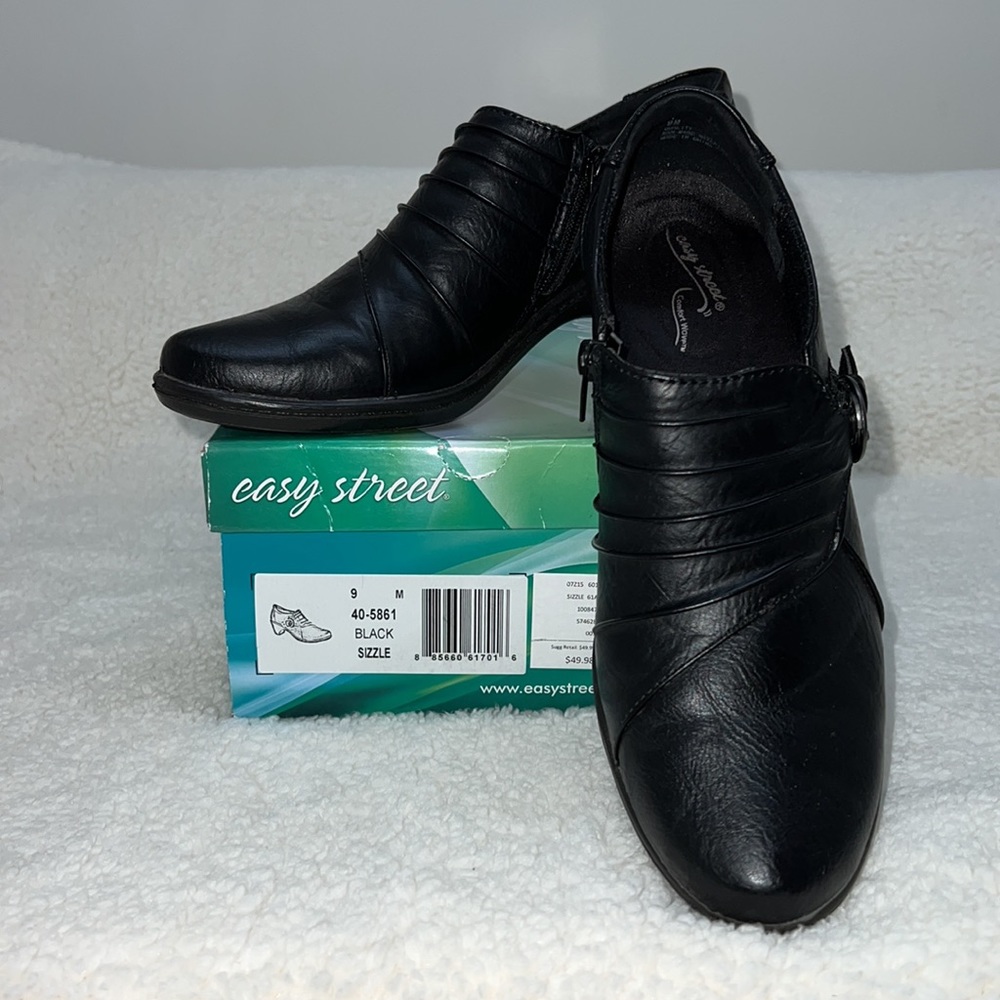 EUC-Easy Street dress shoes